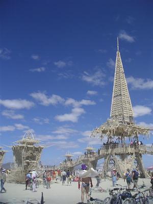 Wooden lattice temple of dreams