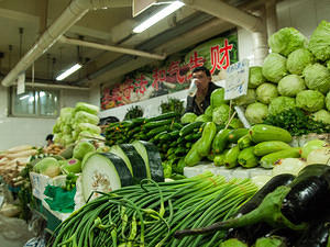 Veg seller, indoor market